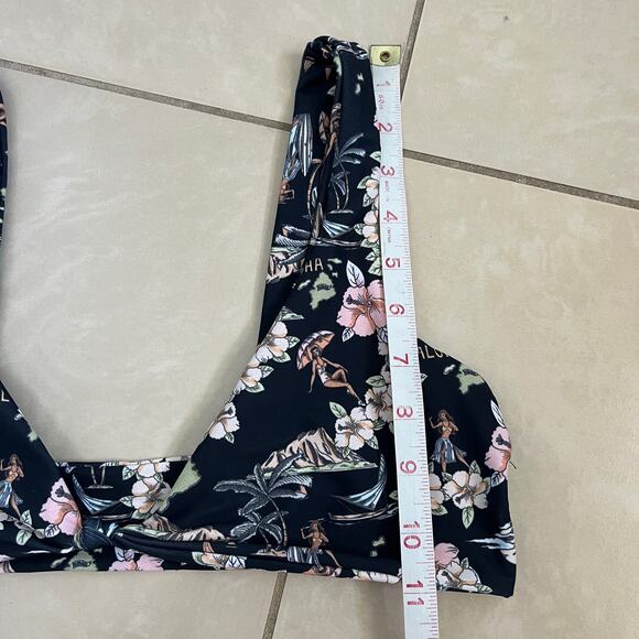 Skatie• ‘Penny’ Bikini Top in KONA Hawaii Print - Picture 16 of 17